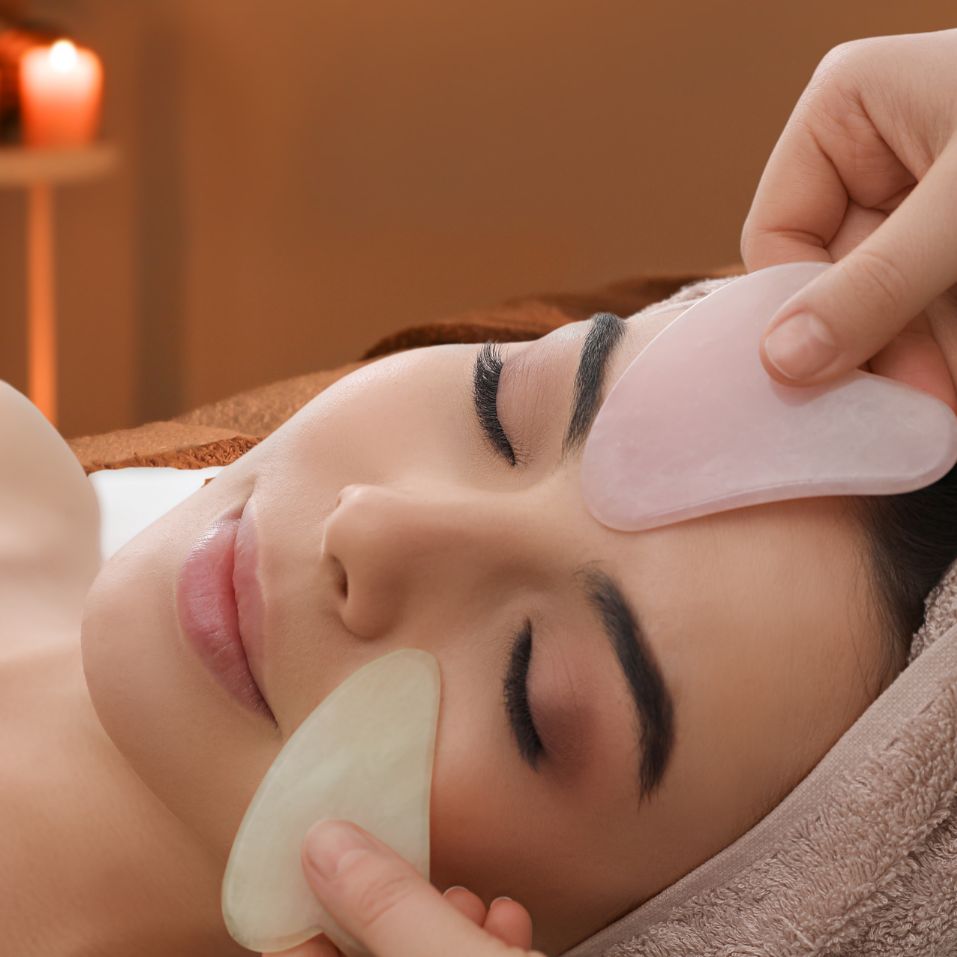 Gua Sha Eyes Treatment